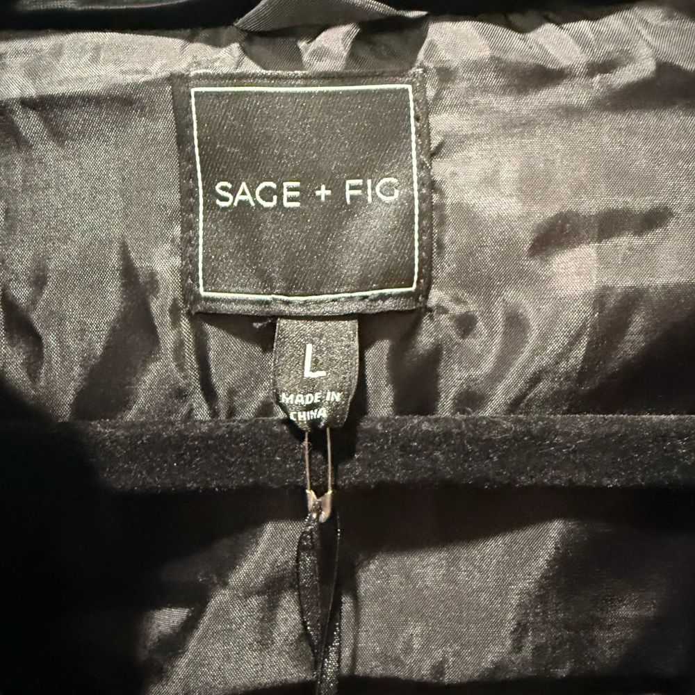 🖤✨ NWT Sage & Fig Shiny Black Cropped Puffer Vest – SZ L ✨🖤 - Picture 2 of 5